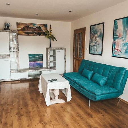 3 Bedroom Apartment In The Part Of The City Banská Bystrica Extérieur photo